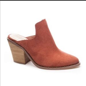 Chinese Laundry Springfield Mules Clay Suede Color